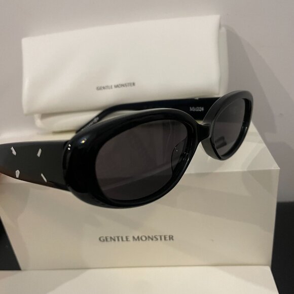 Gentle Monster Statement Black Sunglasses – Trendy Retro Street Style main image 7